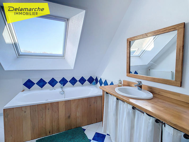 Maison - 215 m² - 6 pièces