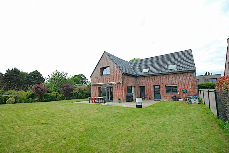 Maison - 150 m² - 7 pièces