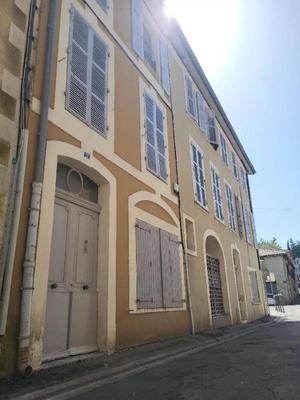 Appartement - 941 m² - 10 pièces