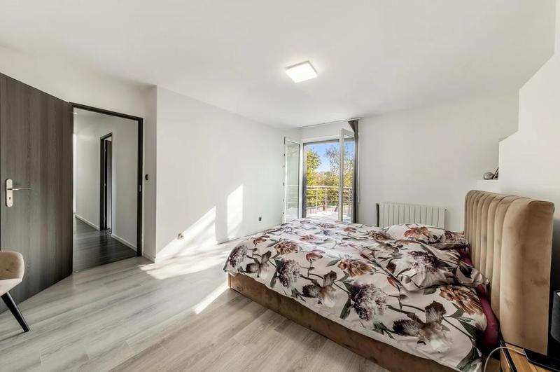 Maison - 190 m² - 10 pièces