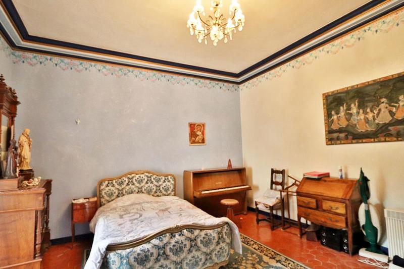 Demeure - 623 m² - 26 pièces