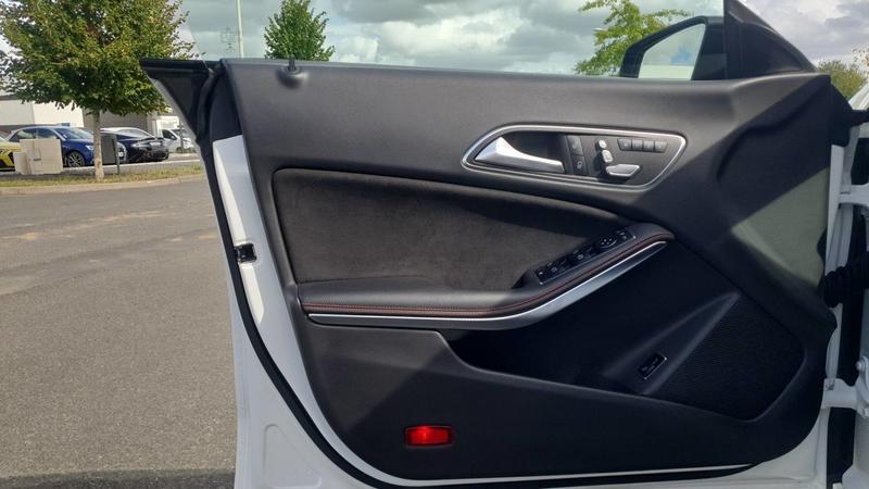 Mercedes Cla Shooting Break Classe 200 CDi 136 7g-Dct Amg Line - Automatique
