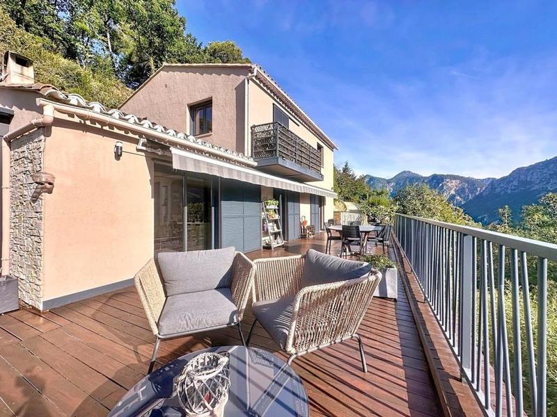Maison - 183 m² - 5 pièces