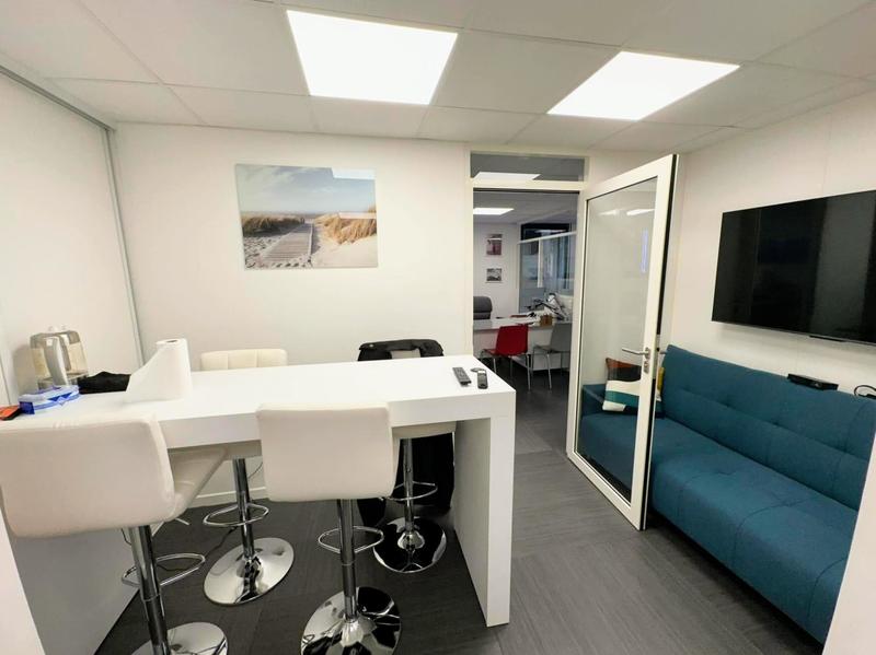 Local commercial - 70 m² - 3 pièces