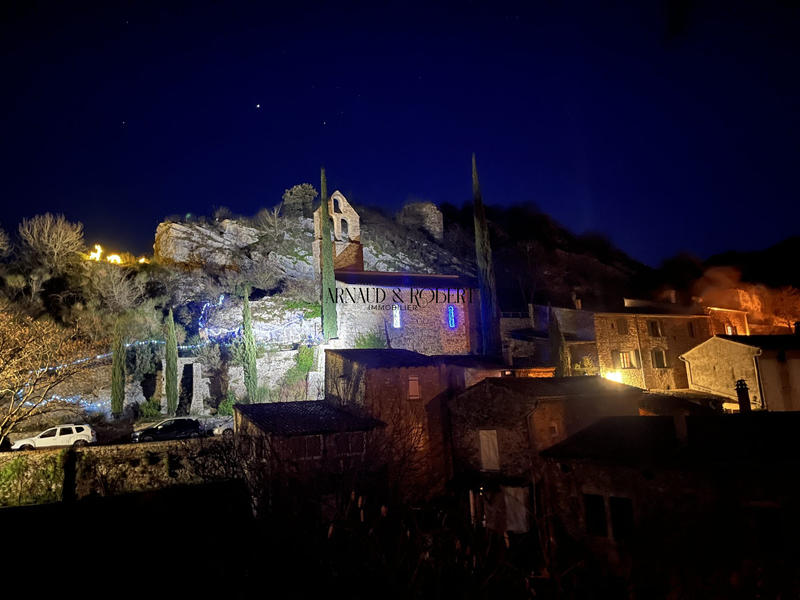 Maison - 180 m² - 8 pièces