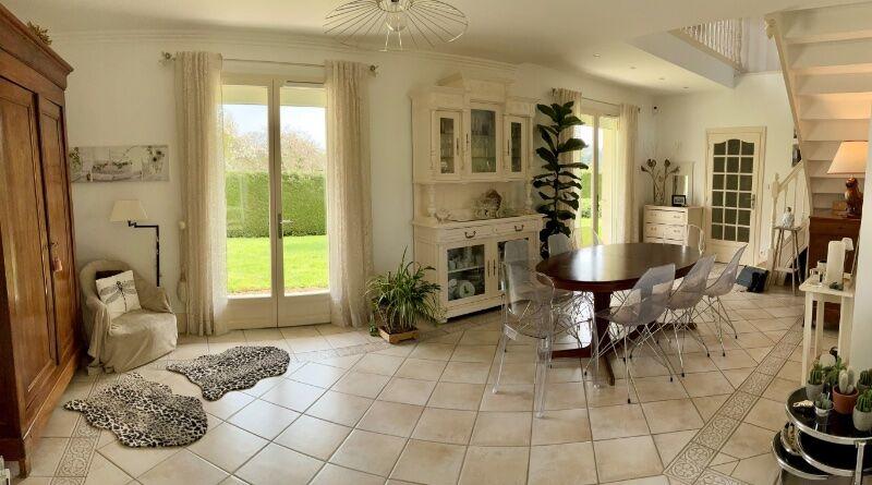 Maison - 171 m² - 5 pièces