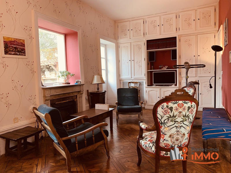 Maison - 285 m² - 10 pièces