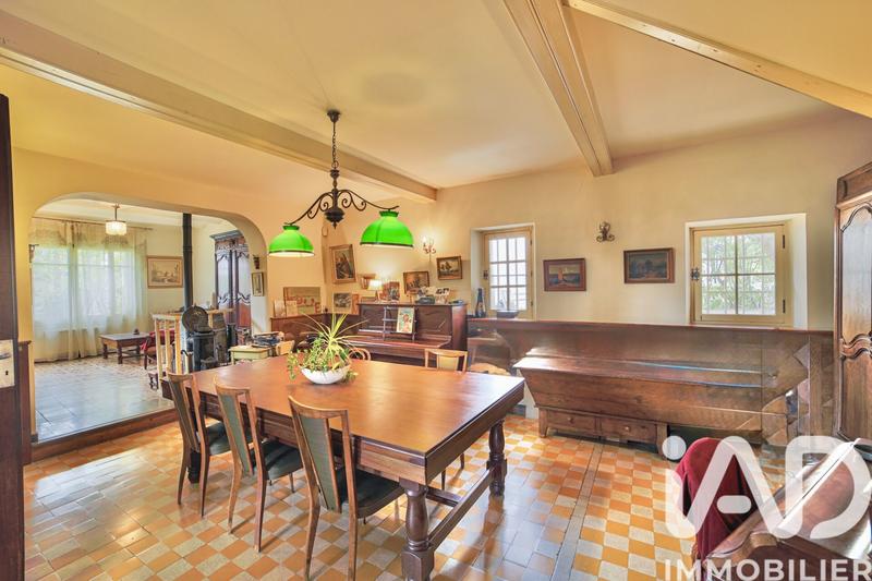 Maison - 225 m² - 7 pièces