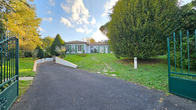 Maison - 185 m² - 7 pièces