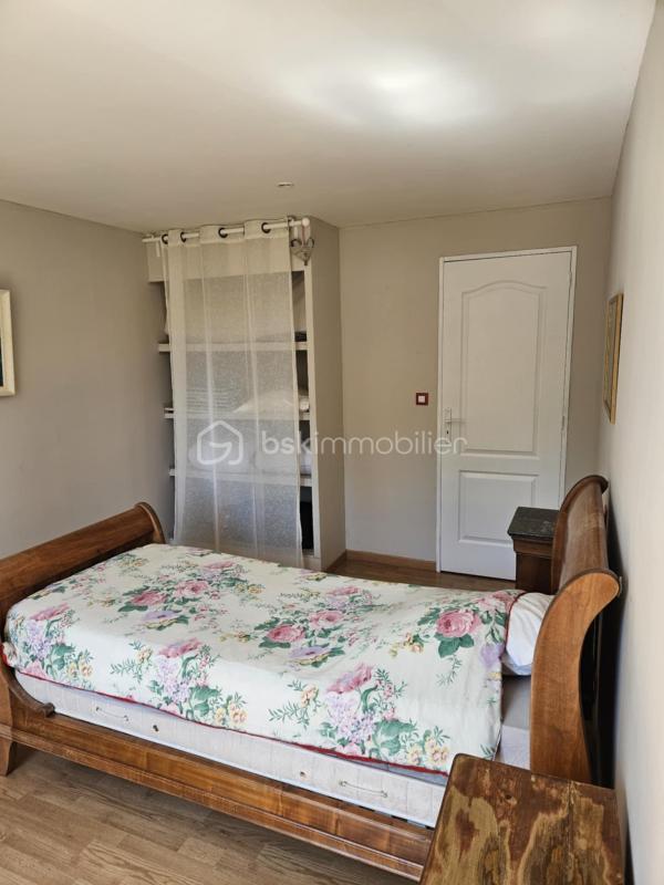 Maison - 242 m² - 10 pièces