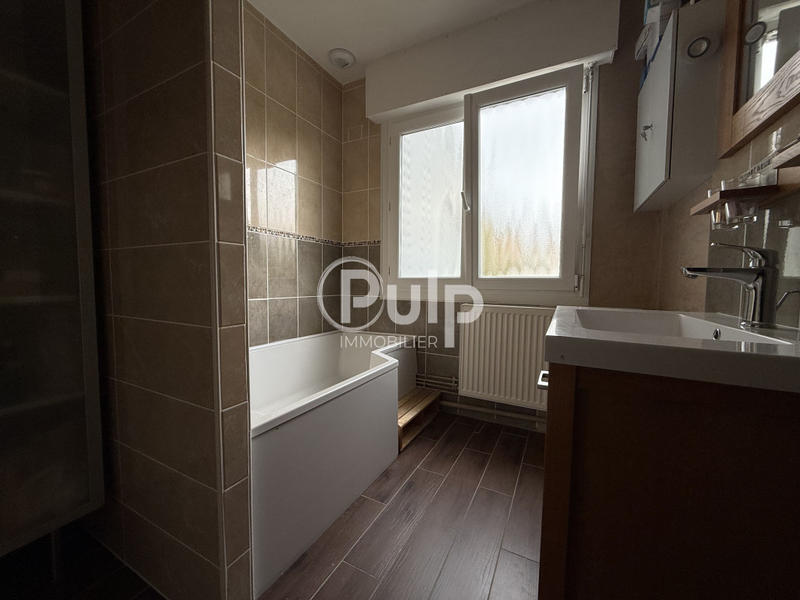 Maison - 121 m² - 6 pièces