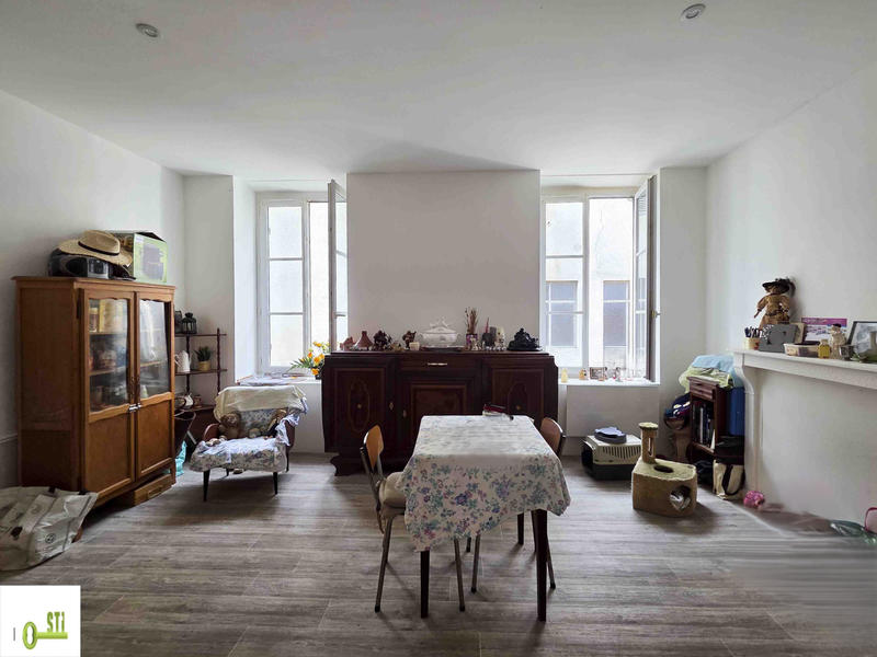 Immeuble - 93 m² - 4 pièces