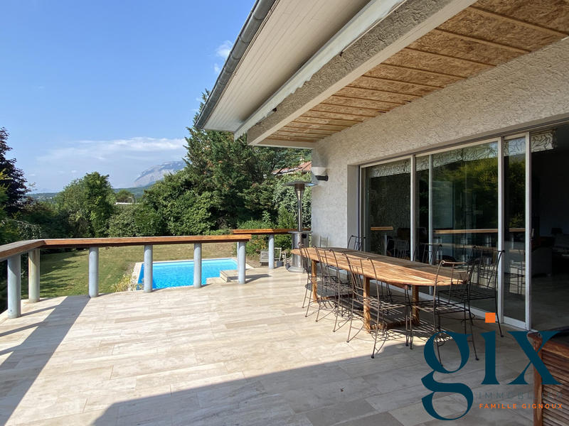 Maison - 317 m² - 11 pièces