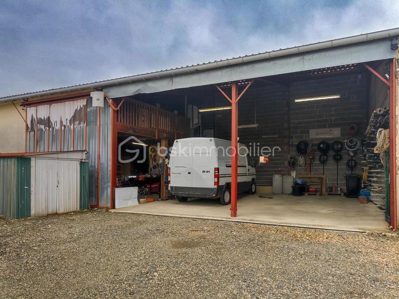 Immeuble - 220 m² - 1 pièce