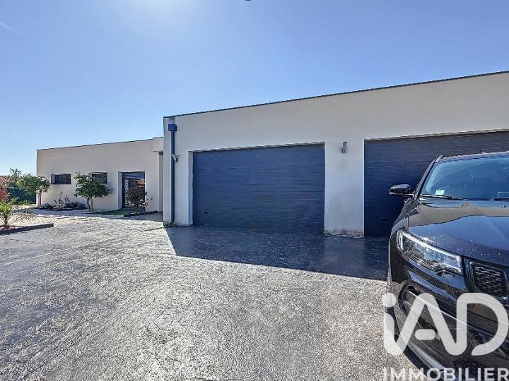 Maison - 259 m² - 5 pièces