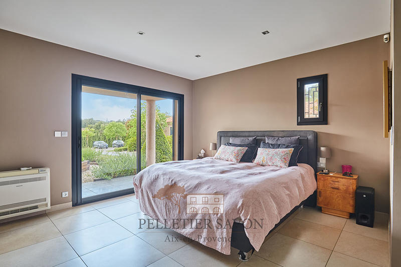 Maison - 200 m² - 6 pièces