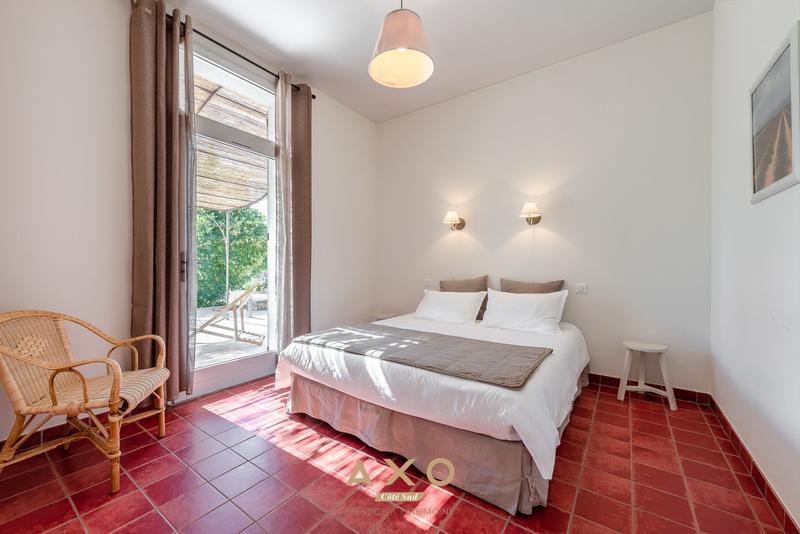 Maison de domaine - 567 m² - 25 pièces