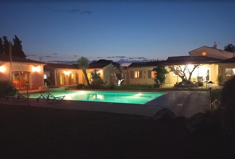 Propriété - 338 m² - 11 pièces