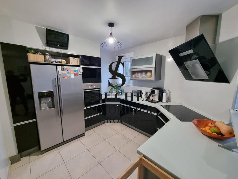 Maison - 94 m² - 4 pièces