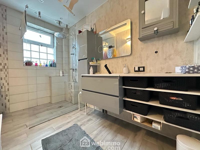 Maison - 187 m² - 8 pièces