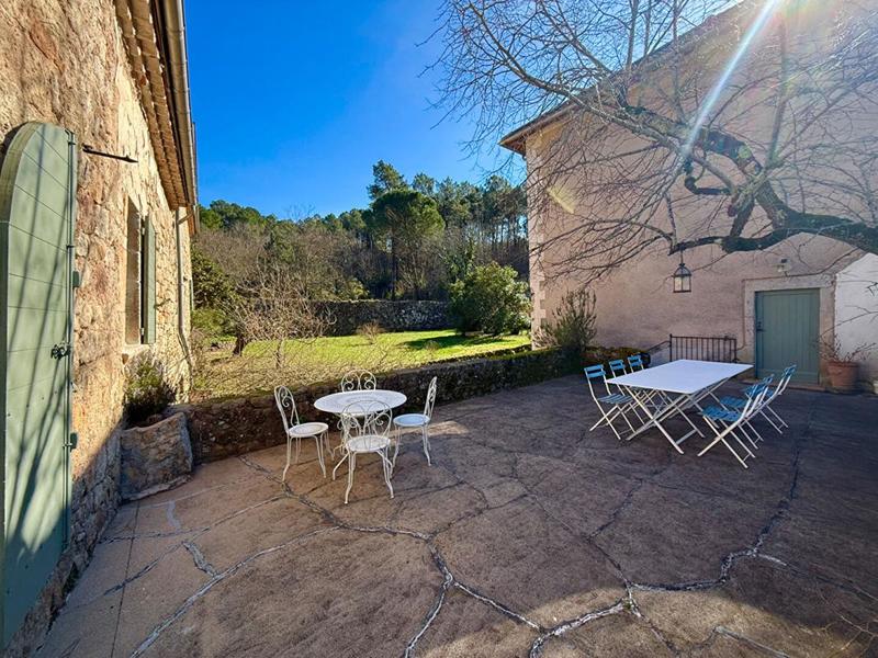 Demeure - 369 m² - 12 pièces