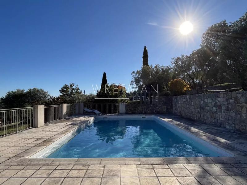 Villa - 200 m² - 5 pièces