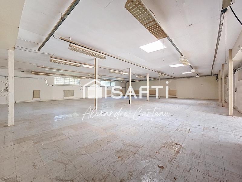 Local commercial - 700 m² - 10 pièces