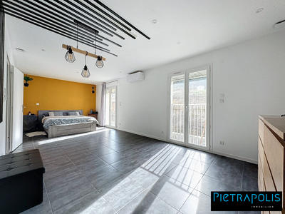 Maison - 148 m² - 7 pièces