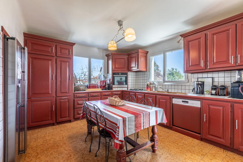 Maison - 400 m² - 11 pièces