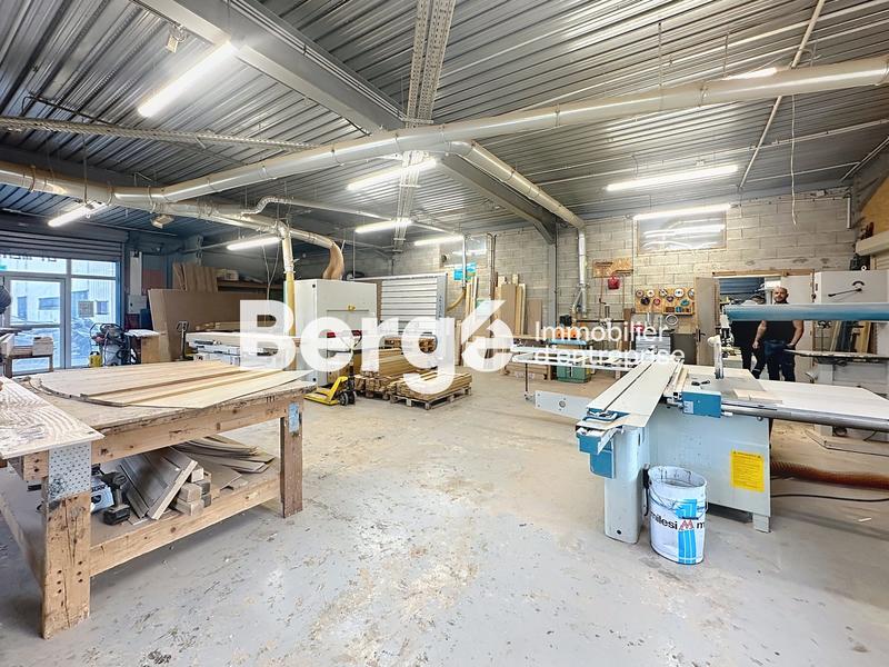 Entrepôt - 1 648 m²