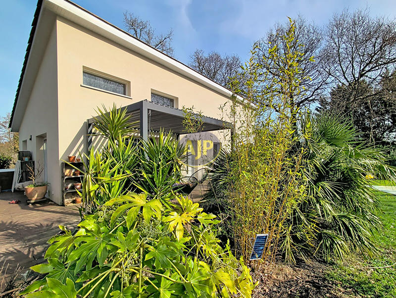 Maison - 99 m² - 5 pièces