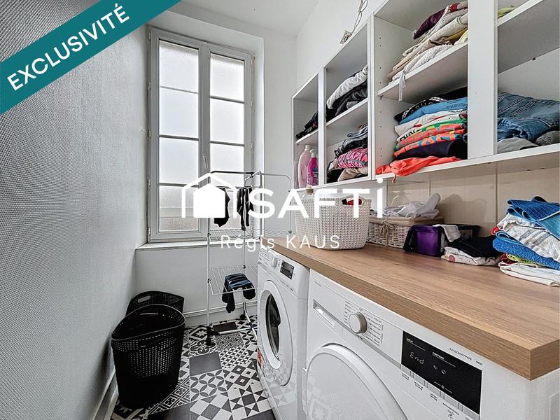 Maison - 220 m² - 8 pièces