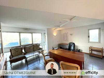 Appartement - 90 m² - 6 pièces