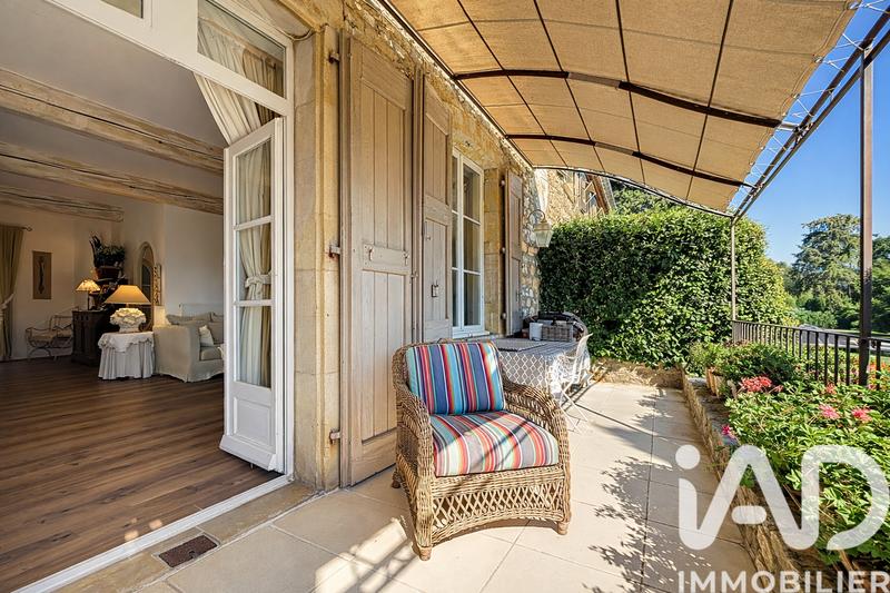 Maison - 350 m² - 12 pièces