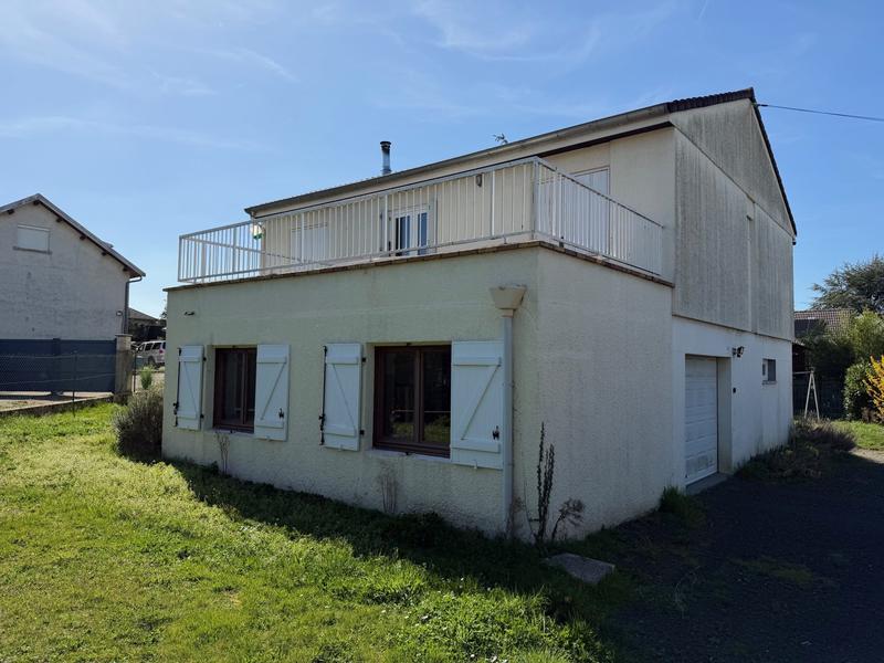 Maison traditionnelle - 90 m² - 4 pièces