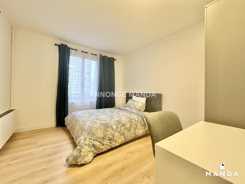 Chambre - 9 m² - 5 pièces