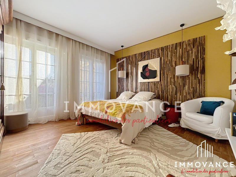 Maison - 275 m² - 7 pièces