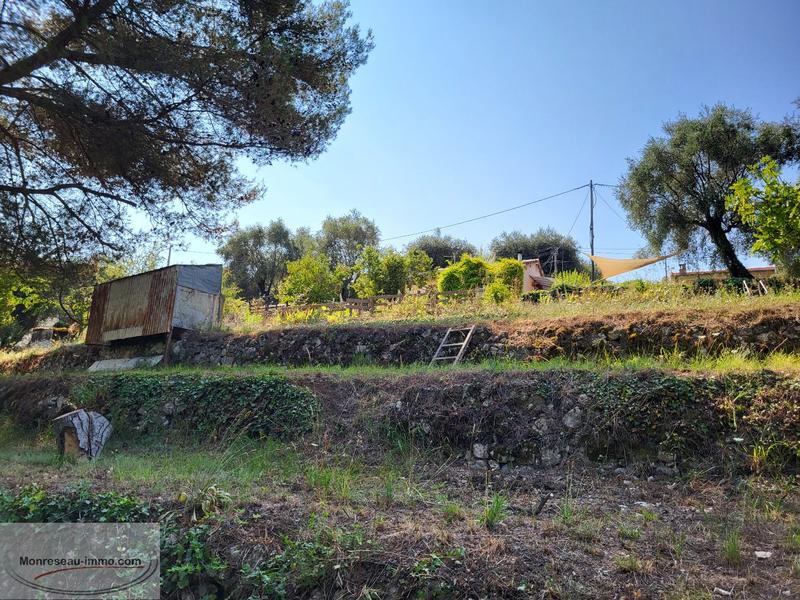 Terrain constructible - 1 222 m²