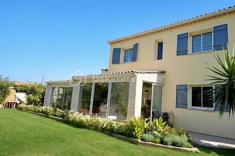 Maison traditionnelle - 124 m² - 6 pièces