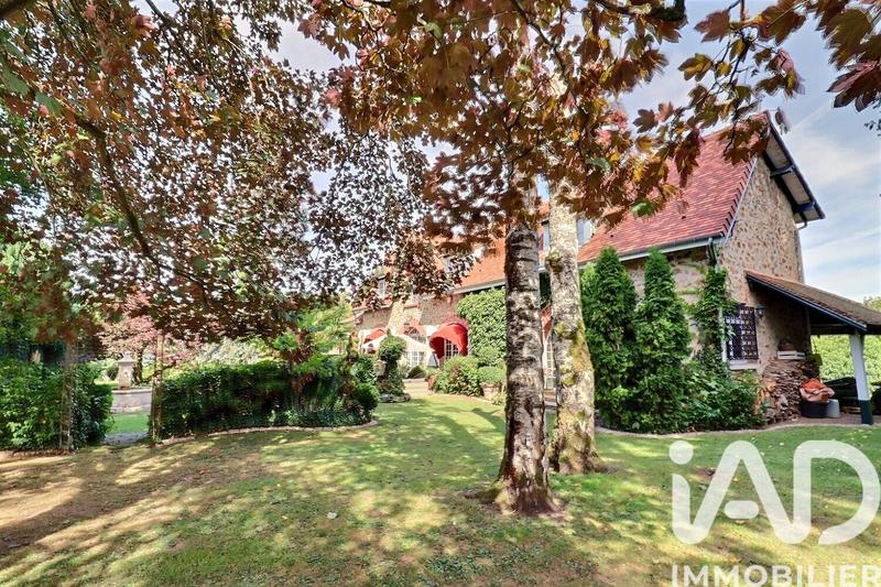 Maison - 460 m² - 19 pièces