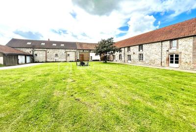 Corps de ferme - 400 m² - 15 pièces