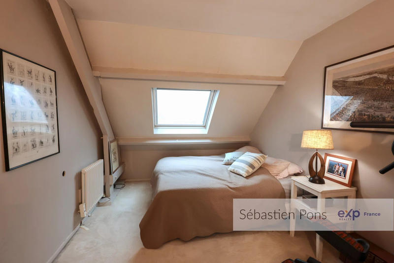 Maison - 269 m² - 9 pièces