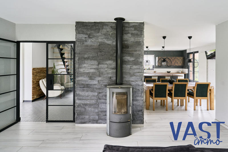 Maison - 217 m² - 6 pièces