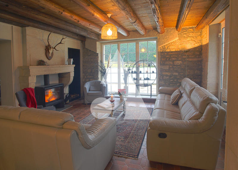 Demeure - 600 m² - 17 pièces