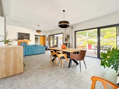 Maison - 160 m² - 5 pièces