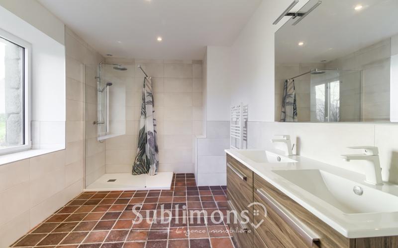 Maison - 224 m² - 7 pièces