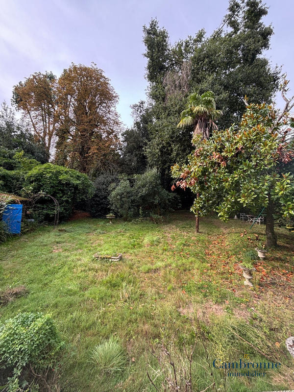 Maison ancienne - 345 m² - 12 pièces