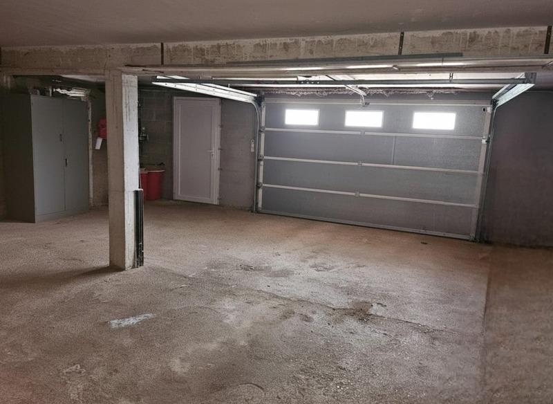 Maison - 215 m² - 10 pièces