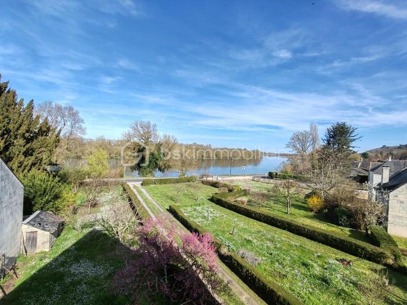 Maison - 260 m² - 11 pièces