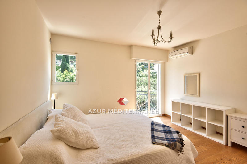 Villa - 369 m² - 6 pièces